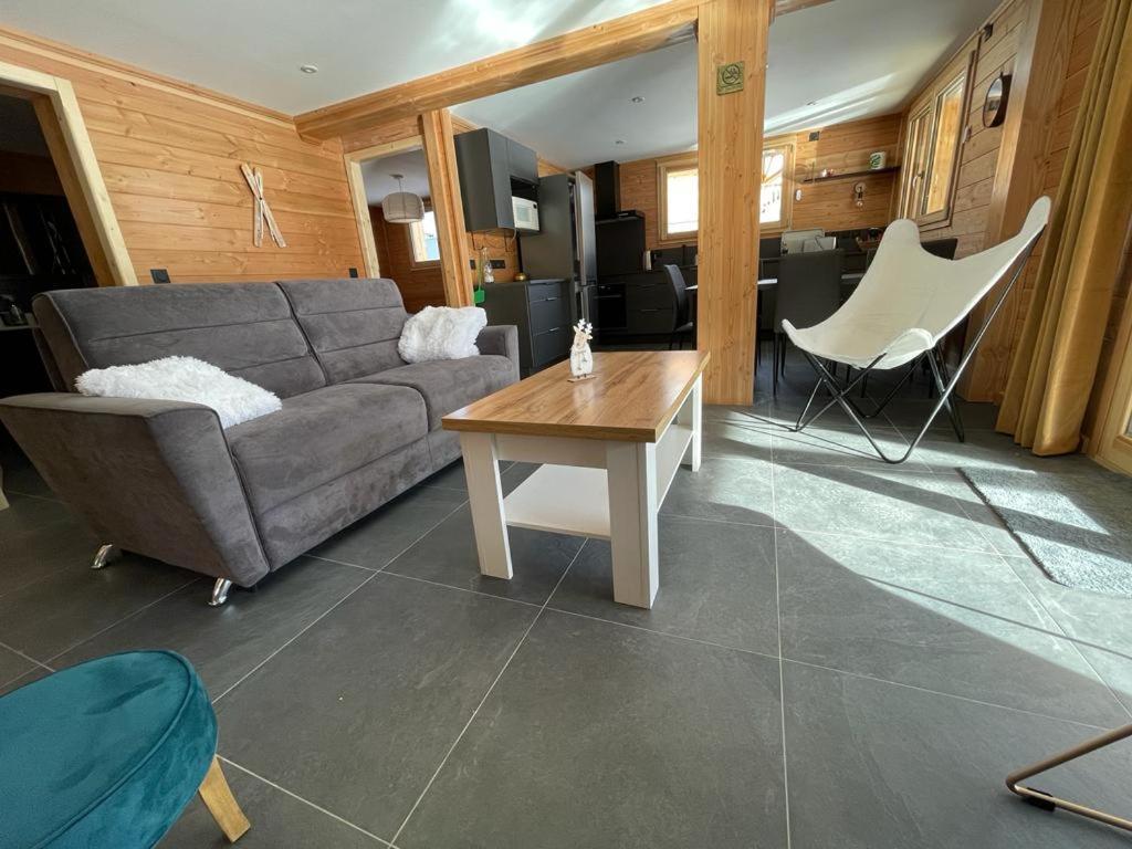 Appartement Lumineux Neuf Dans Bas De Chalet Le Douglas La Joue du Loup Exterior photo
