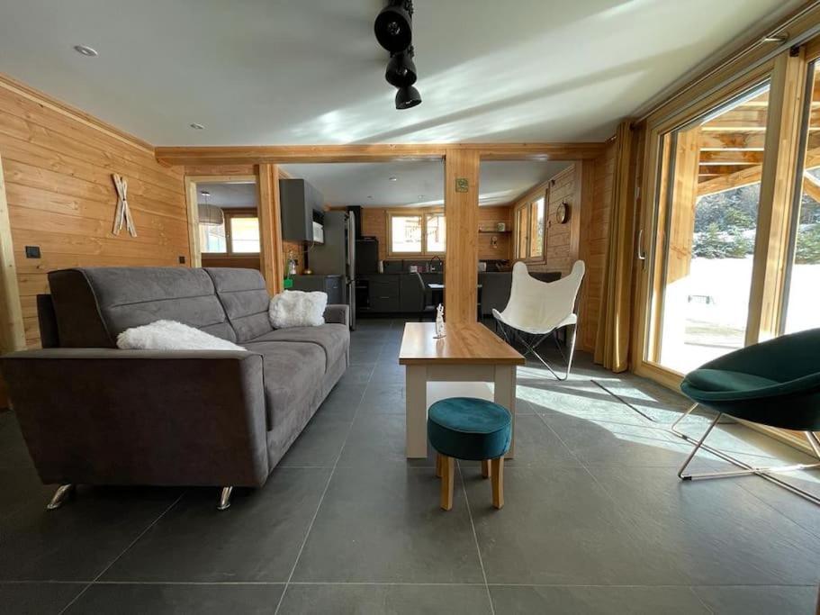 Appartement Lumineux Neuf Dans Bas De Chalet Le Douglas La Joue du Loup Exterior photo